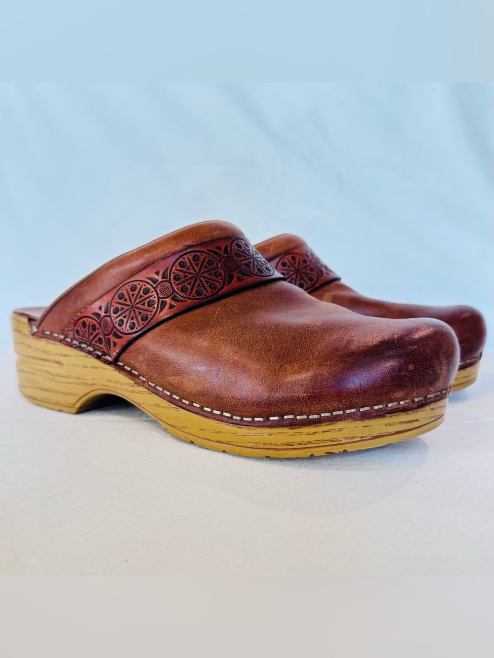 Dansko Saundra Womens Leather Clogs Size 39 US 8-8.5 Burnished Tan Leather Brown